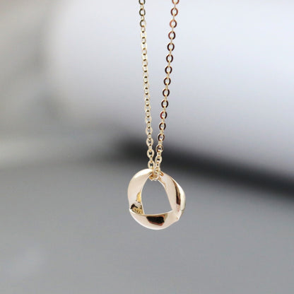 14k Yellow Gold Round Necklace