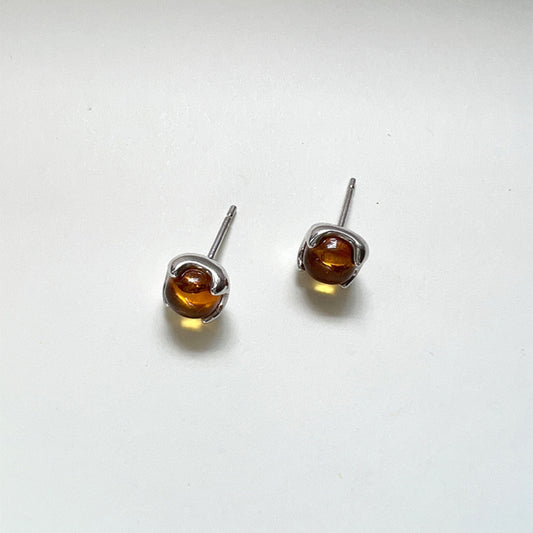 Design Amber Embedded Mobile Grain Stud Earrings