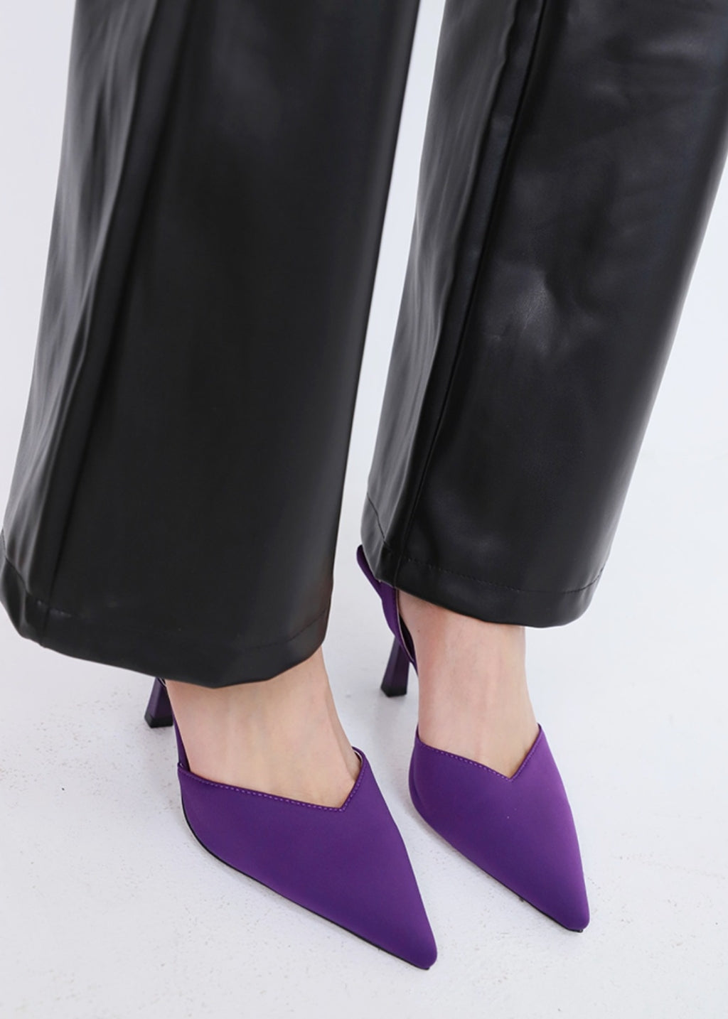 Deep V Mouth Pointed -Toe Temperament Slingback High Heels